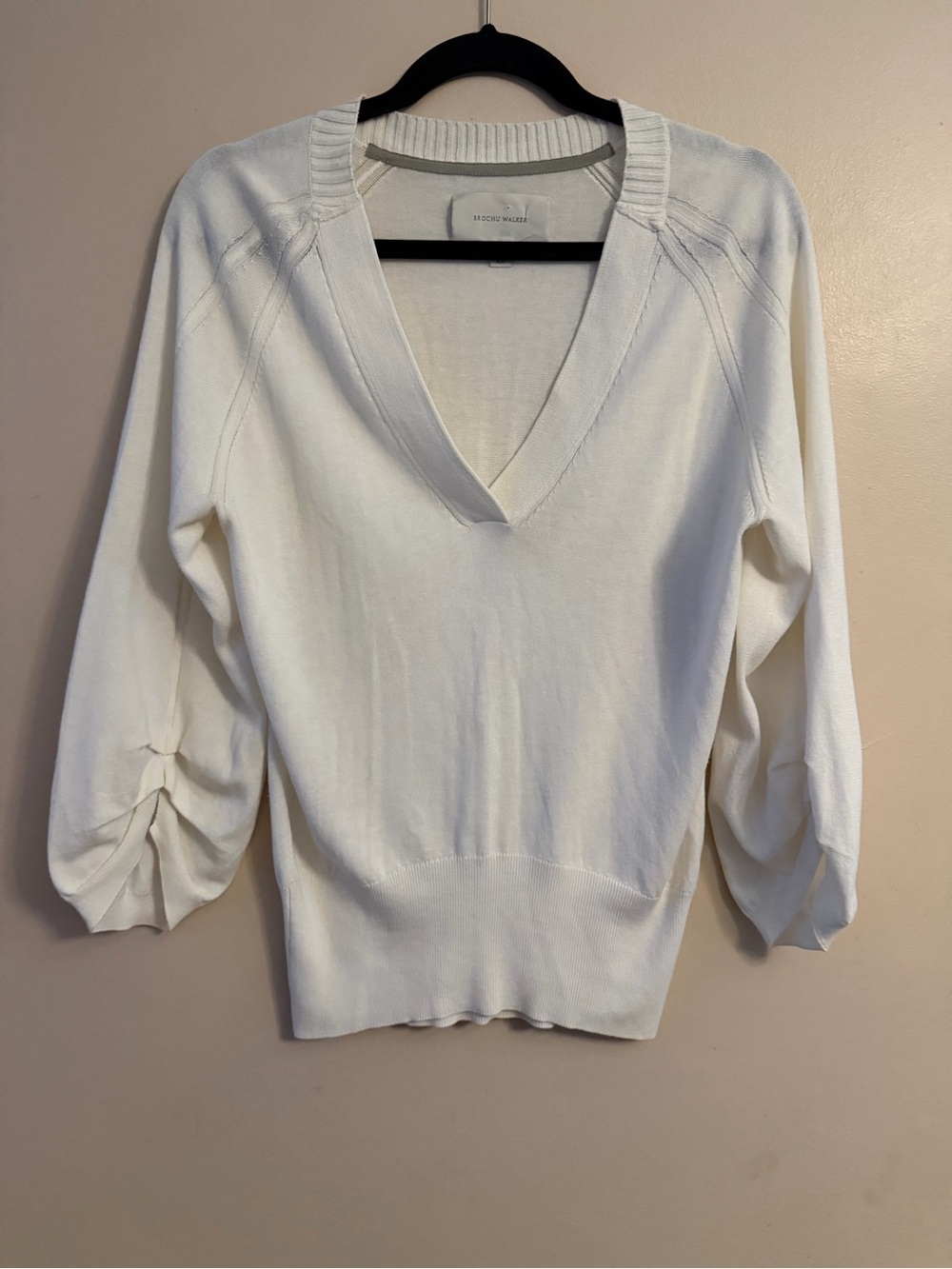 Brochu Walker Cream V-Neck Pullover with Ruched Sleeves